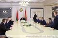 Все сосредоточено в ваших руках, берите и действуйте". На что ориентировал Лукашенко новых управленцев на местах